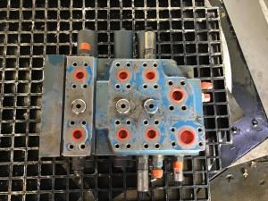 Liebherr Bloque de válvulas